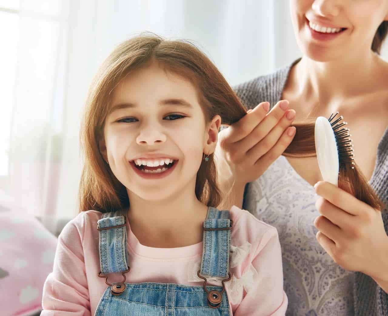 Jak ograniczyć plątanie się włosów u dziecka? 5 cennych wskazówek