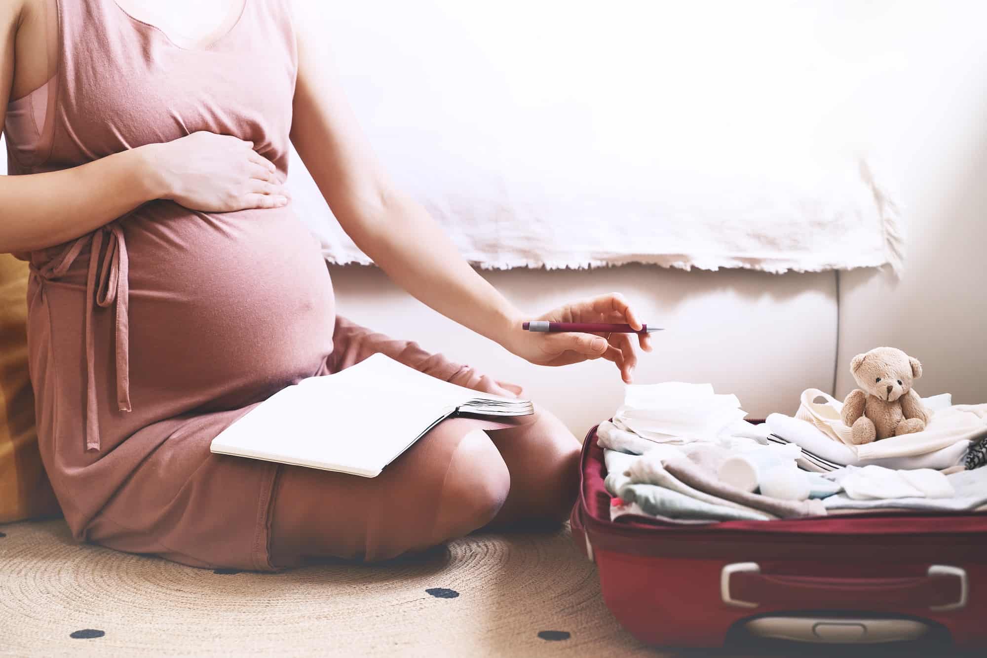 Co powinno znaleźć się w ciążowej torbie do szpitala – tworzymy check listę