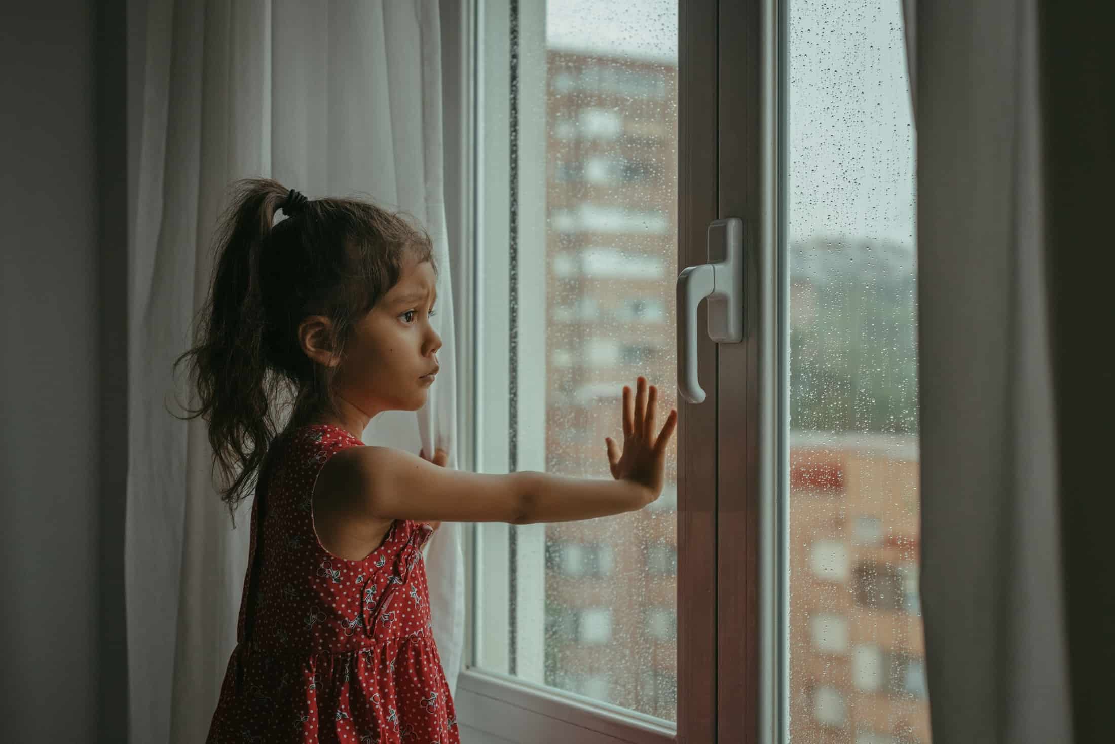 5 czynności, które wypełnią dziecku czas w deszczowe dni