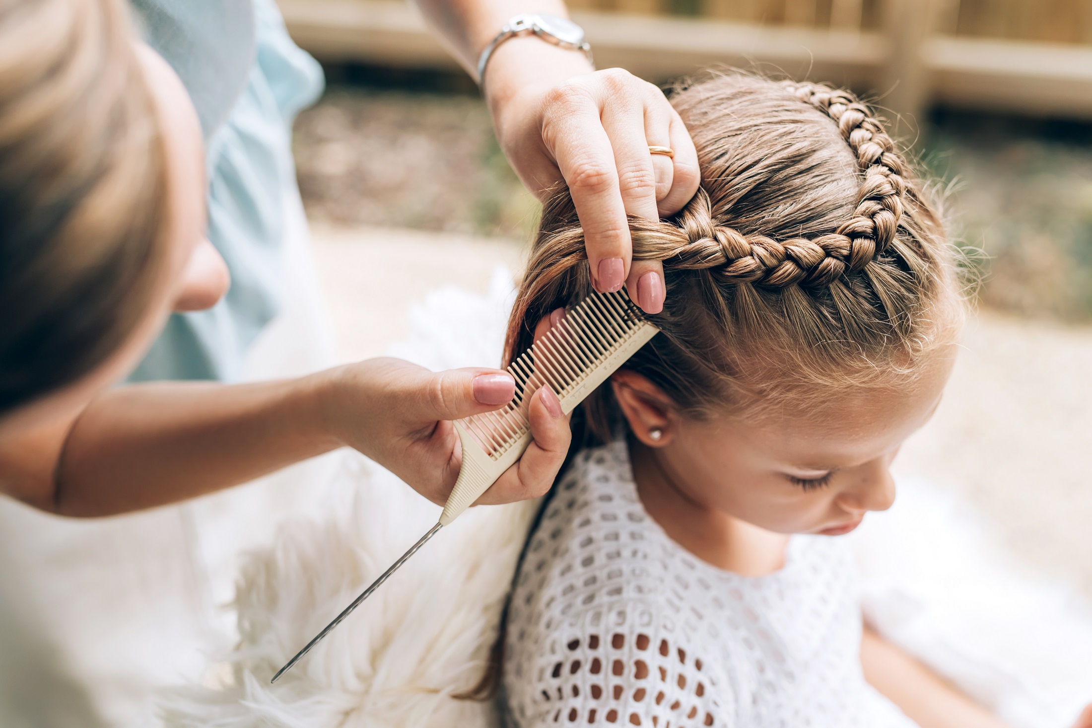 Modne i oryginalne fryzury dla dziewczynki, które wykona z łatwością każda mama