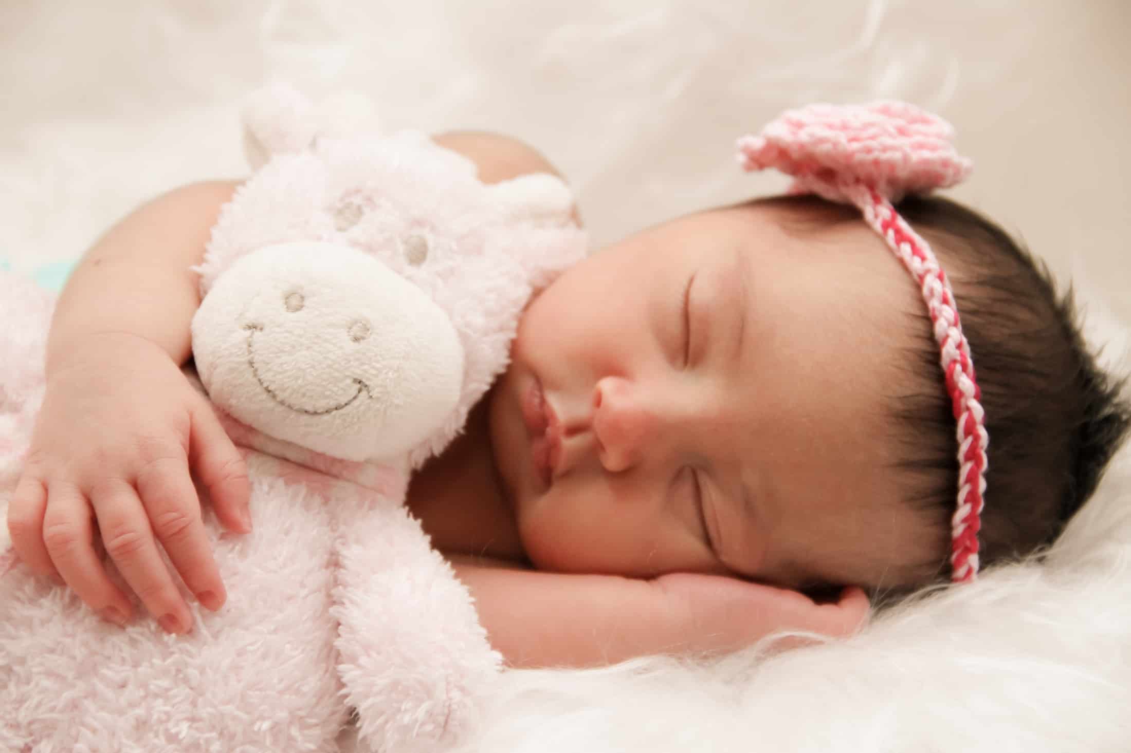 Jak rytuały mogą pomóc Twojemu niemowlakowi spać lepiej?
